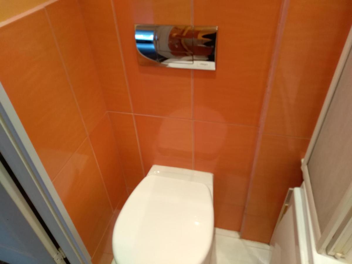 Brivibas 25 Apartamenti Ventspils Buitenkant foto