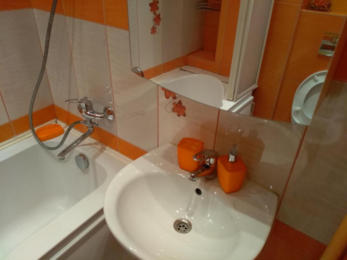 Brivibas 25 Apartamenti Ventspils Buitenkant foto